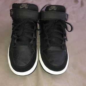Black Nike SB Zoom Air shoes